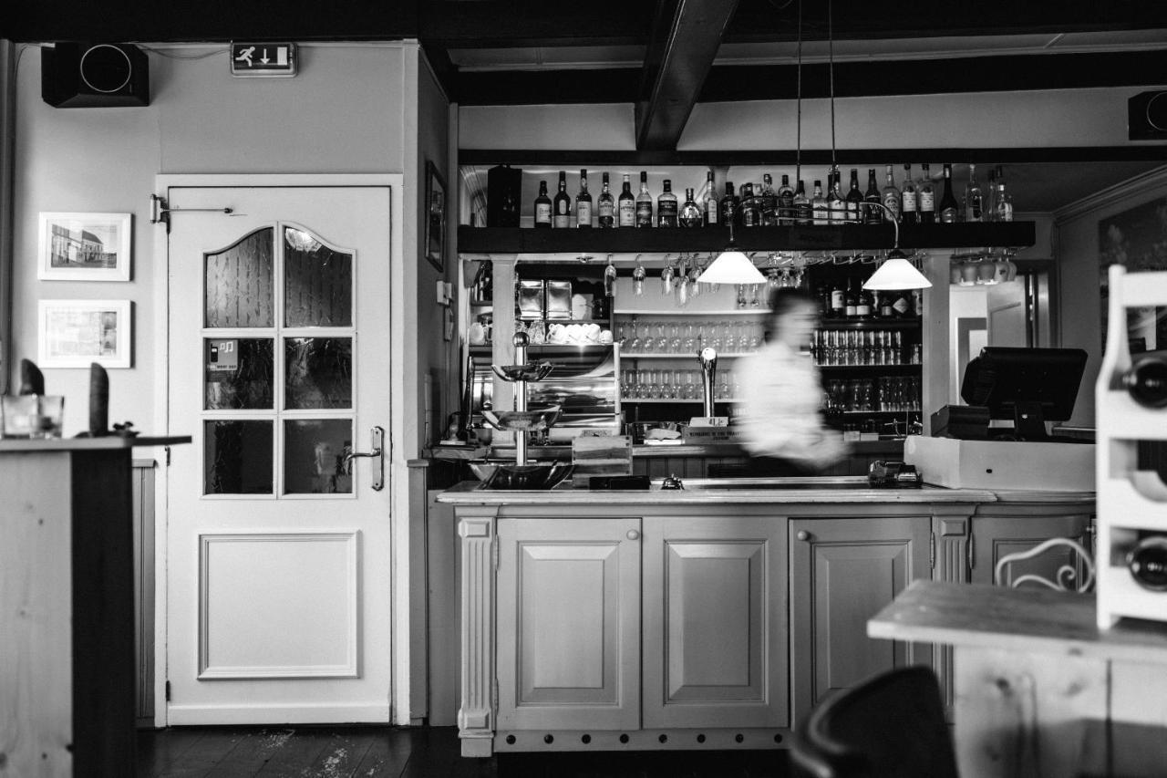 Hotel Restaurant De Stadsherberg Franeker Bagian luar foto